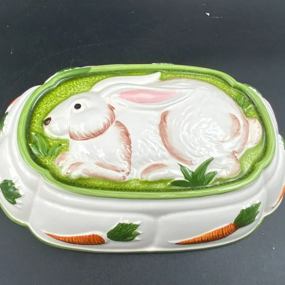 Gailstyn-Sutton Towle Hand Painted Rabbit & Carrots Ceramic Mold Wall Hanging